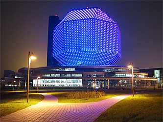 Biblioteca Nacional de Bielorrusia de noche